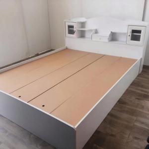 Queen Bed with Headboard Storage / White