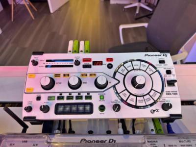 Pioneer DJ RMX-1000