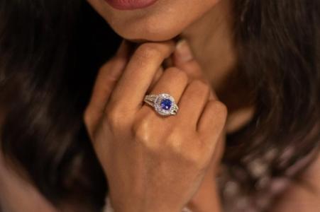 Dubai’s Finest Blue Sapphire Rings – Handcrafted by Clio Jewellery