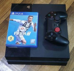 Playstation 4 fate 500gb good condition excllant working -