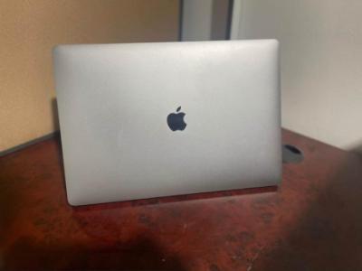 MacBook Pro (15-inch, - Dubai