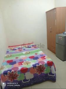 Furnished room for single working lady/bachelor near metro station burdubai