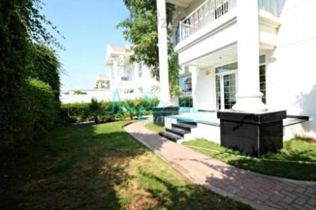 Beach side! l Amazing 5 bed | Beautiful garden