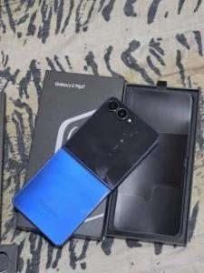 Z flip 7 256GB brand new TDRA under warranty Samsung