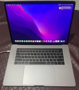 Macbook pro 15 Inch Retina bar with touch ID (2017) - Dubai