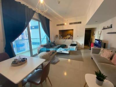 UNFURNISHED | Kitchen Equipped | Partial Canal view 1 Bedroom for rent