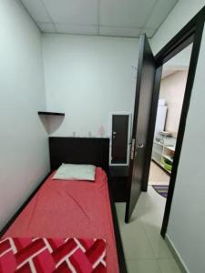 Furnished Beacutiful Small Room/Bed Space/Partition for Girls in Karama