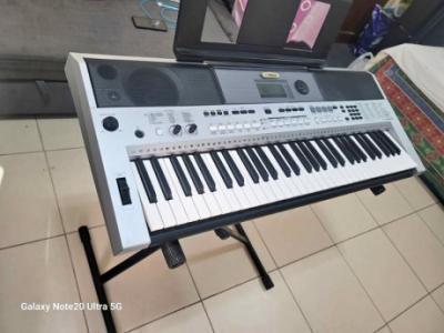 Yamaha I455 Keyboard