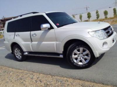 2014 Model Mitsubishi Pajero GLS Full Option GCC Specification SUV-DUBAI