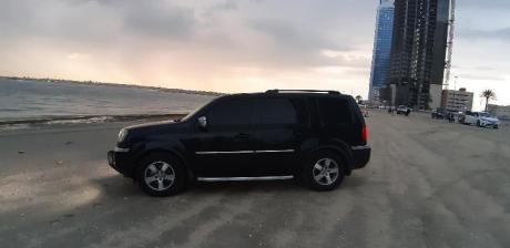 Car lift available from sharjah anywhere to Dubai anywhere with luxury car 4x4 suv