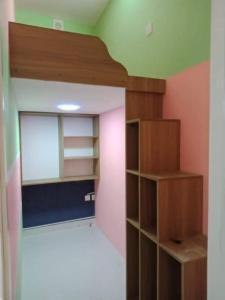 Loft bed partition with big wall