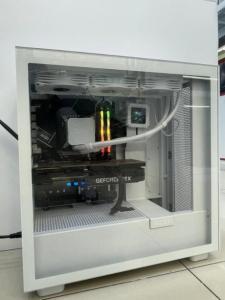 RTX 3090 | i9-13900K | 32GB RAM / 1TB SSD