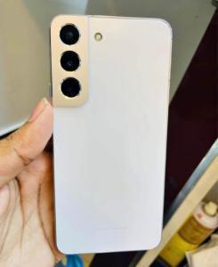 New Samsung Galaxy S22 offer price