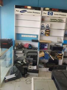 Wood and aluminum racks for sale - Dubai