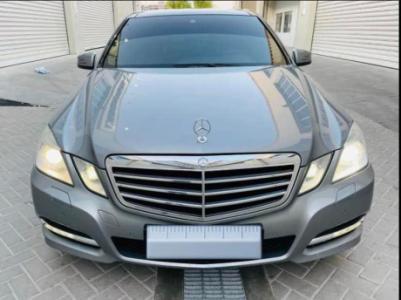Mercedes Benz E300 AVANT GARDE Full Option - Dubai