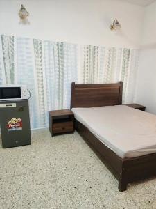 Big Bed Room With Attach Bathroom