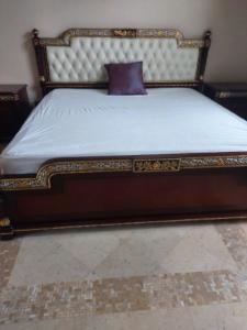 0558601999 DUBAI WE BUYER USED HOTAL FURNITURE PAM JUMEIRAH