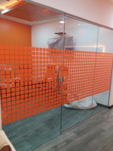 Cheap and quick Office Glass Partition: Glass doors repair, broken glass