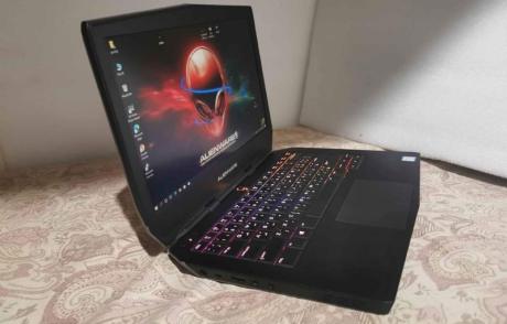 Alienware 13r2 i7 gaming laptop
