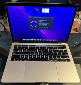 MACBOOK PRO 2017 I7 TOUCH BAR 13 INCH 512GB 16GB RAM GREY
