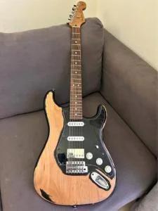 Fender Strat MIM upgraded HSS Relic