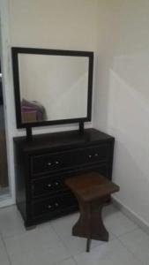 Dressing table + chair