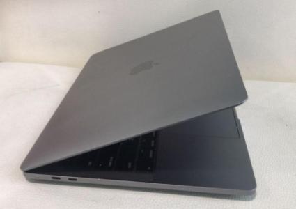 Apple Macbook Pro Model 2017 Gray -