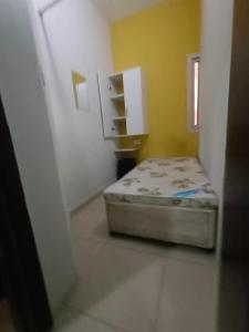 Solo and couple partitions