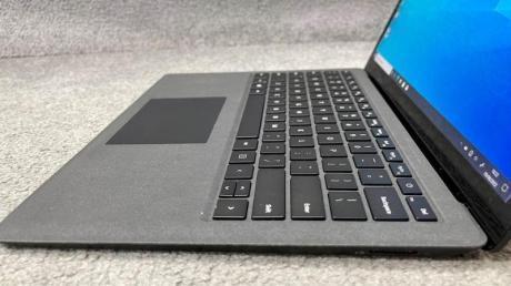 Surface laptop 2