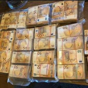 Exchanging Currency in the UAE