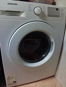 SAMSUNG 7KG WASHING MACHINE