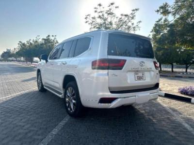 Toyota land cruiser 2022∆ It had an accident from front side.