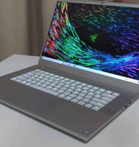 Razer blade 9th gen i7/RTX 2070 Max Q 8gb/144hz/32gb ram/1tb Nvme ssd/silver - Dubai