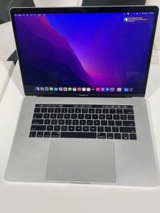 Macbook pro 15 Inch Retina Display touch bar with fingers ID (2017) - Dubai